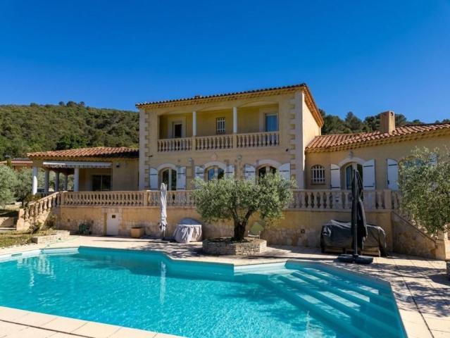 Maison, Oraison