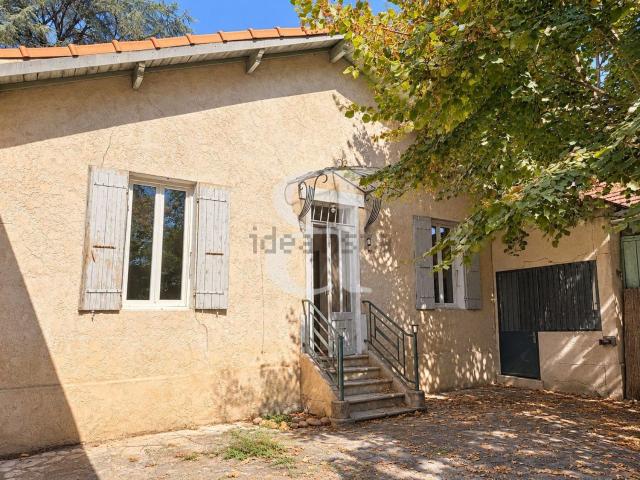 Maison, Orange