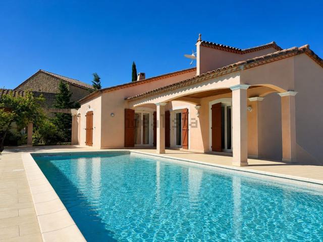 Maison, Ornaisons