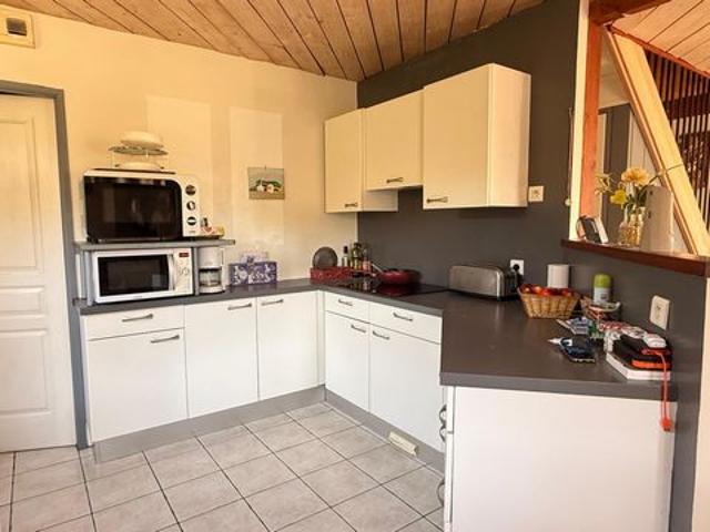 Maison ossature bois de 2001, 4 ch, sous sol, piscine