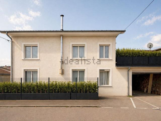 Maison, Oyonnax