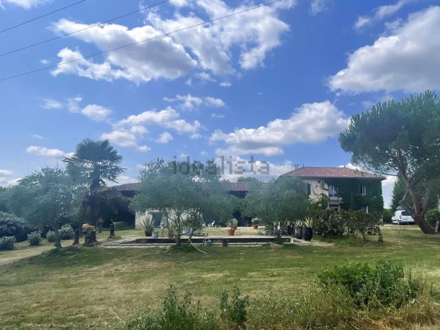 Maison, L&apos Isle en Dodon