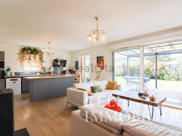 Maison, L&apos Isle Jourdain