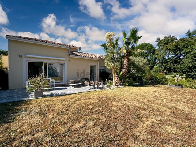 Maison, L&apos Isle Jourdain