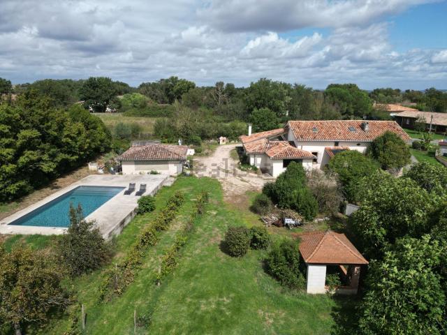 Maison, L&apos Isle Jourdain