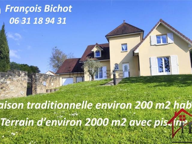 Maison, L&apos Isle sur le Doubs