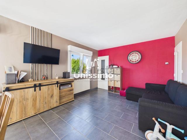 Maison, L&apos Isle sur le Doubs