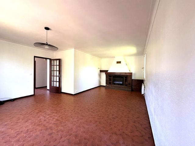 Maison L Isle Jourdain sur presque 3590 m² de terrain