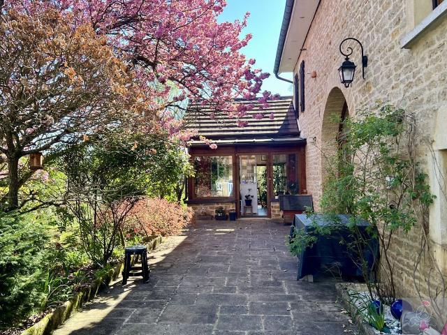 Maison, Louvatange
