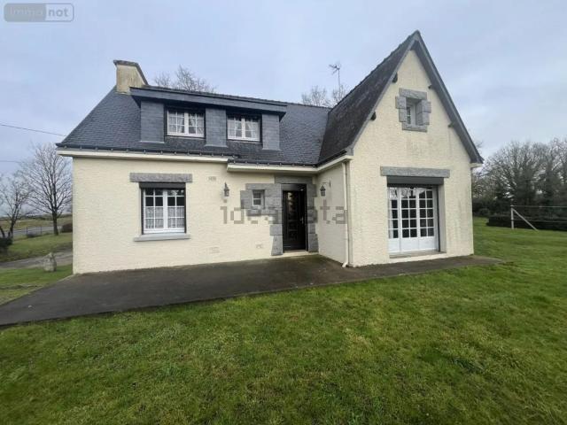 Maison, Loyat