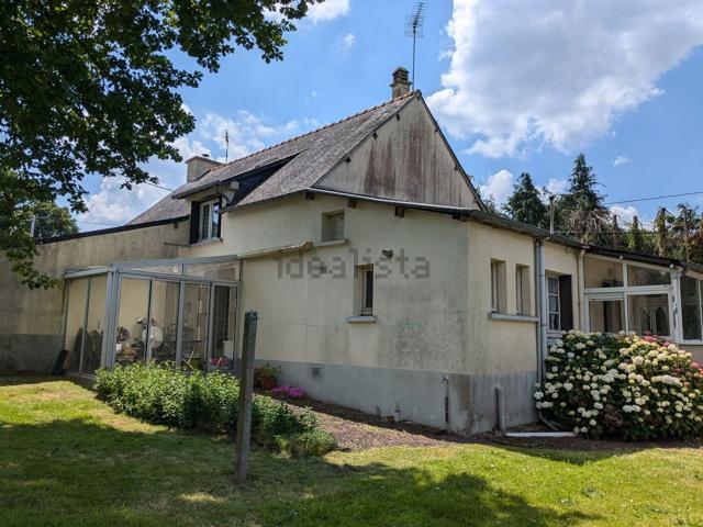 Maison, Loyat