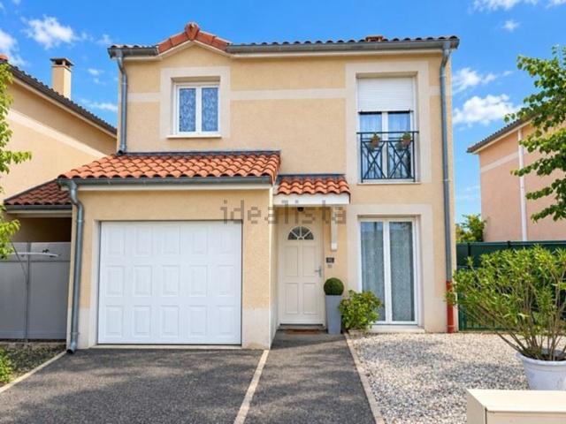 Maison, Loyettes