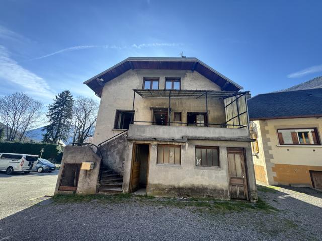 Maison 4 pièces + Local commercial