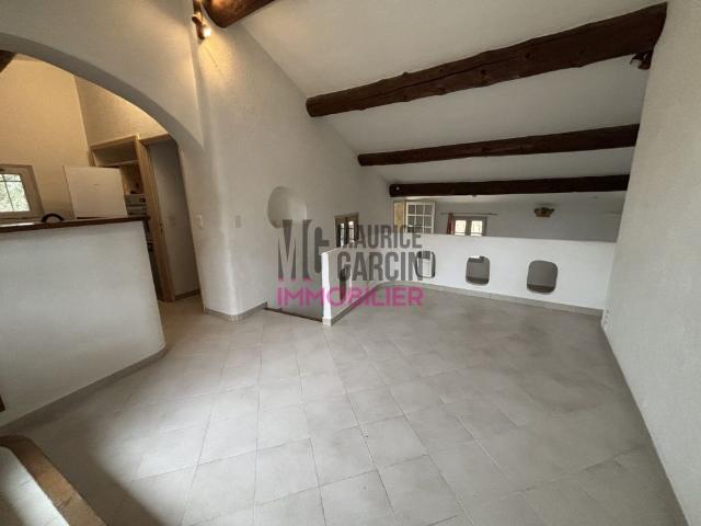 MAISON LOCATION MURS 4 pièces partie de Mas 103.53m²