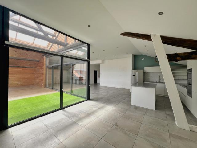 Maison Loft à vendre à Reims, bien atypique avec volumes et