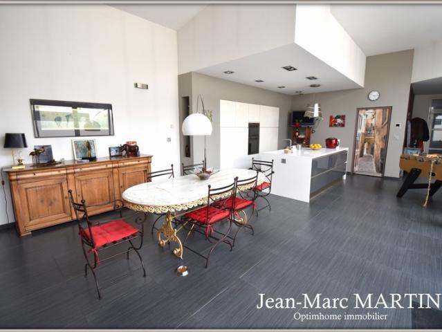Maison Loft d'Exception 258m² à Tourcoing proche de Mouvaux alliant Design, Espace et Efficacité Énergétique