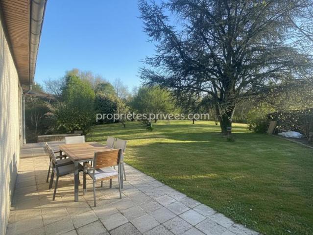 Grande Maison avec dépendances et Jardin Lormes 4 pièce s 126 m2