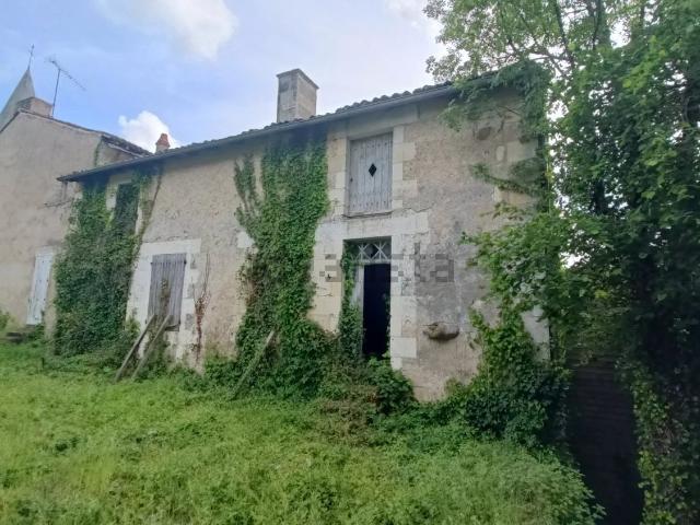 Maison, Latillé