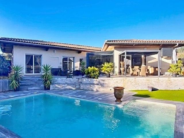 Maison, Laurens