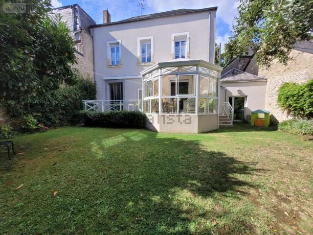 Maison, Laval