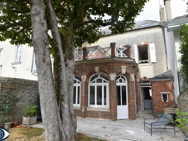 Maison, Laval