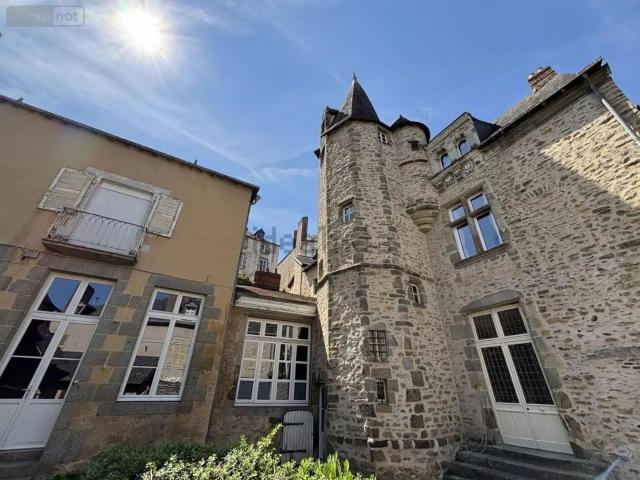 Maison, Laval
