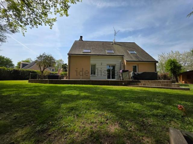 Maison, Laval