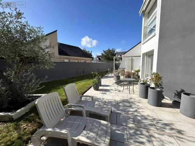 Maison, Laval