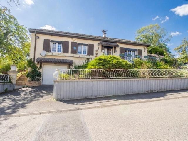 Maison, Lay Saint Christophe