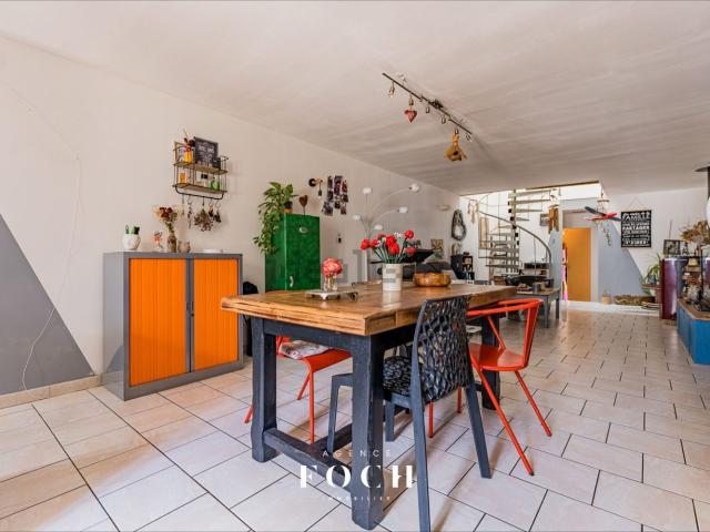 Maison, Lay Saint Remy