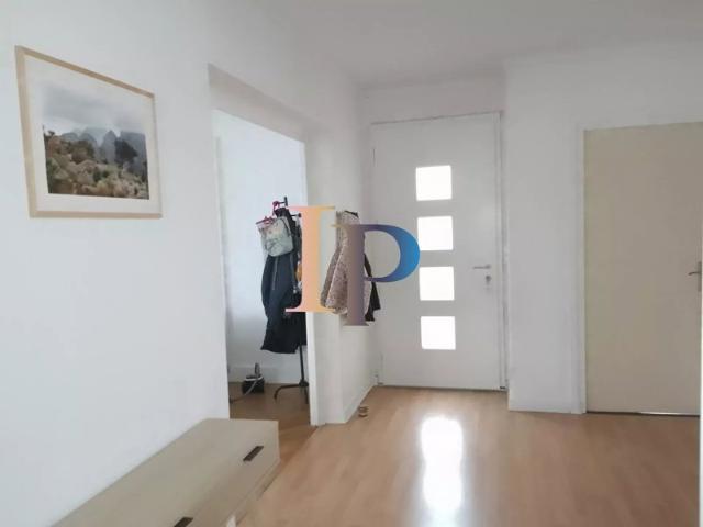 MAISON LA CLAYETTE 1h15 LYON EN VOITURE/4 NAVETTES PAR JOUR POUR LYON EN TRAIN 45 MIN TGV ROANNE