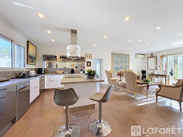 Maison La Crau 6 pièces de 144 m2 144m² La Crau