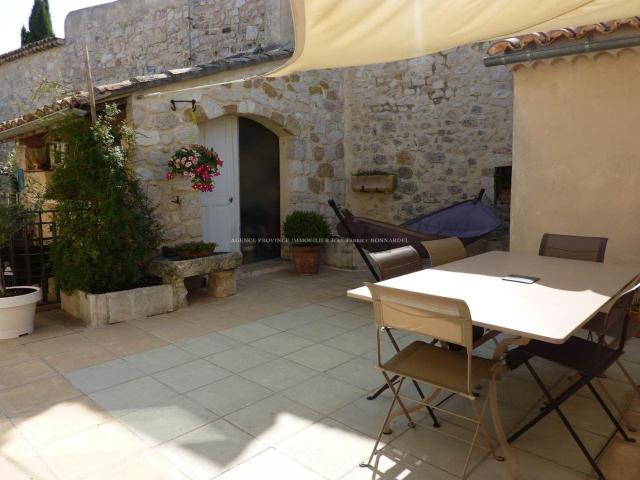 Maison, La Garde Adhémar