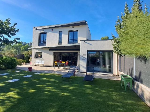 Maison, La Destrousse