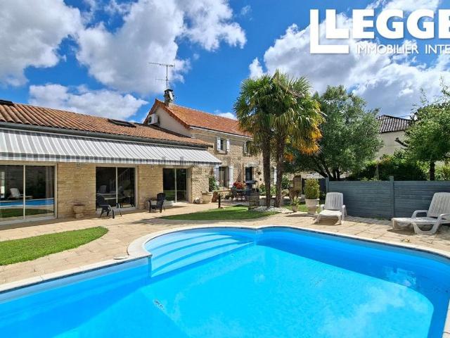 Maison, La Faye