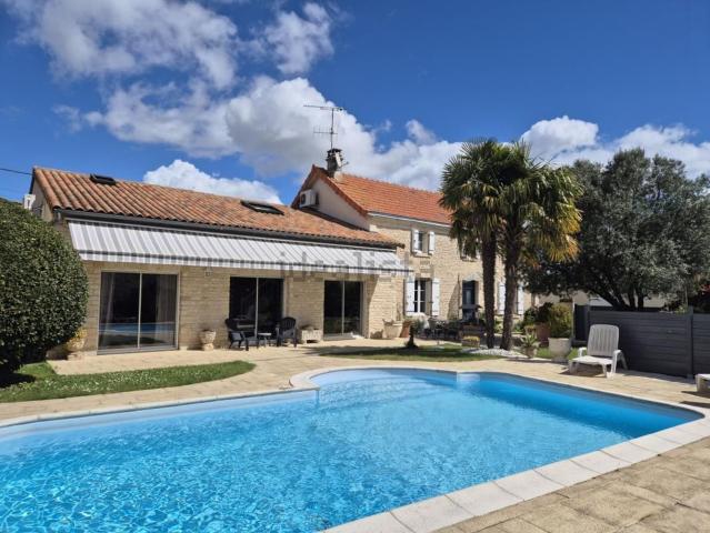 Maison, La Faye