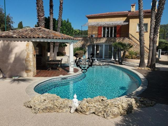 Maison, La Motte