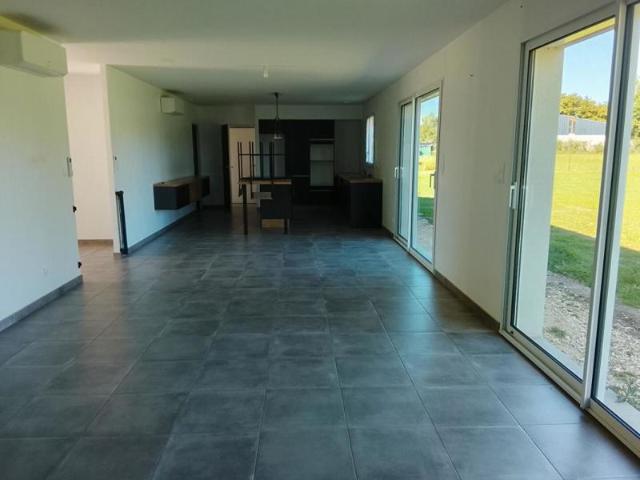 Maison La Perouille 3 pièce s 115 m2