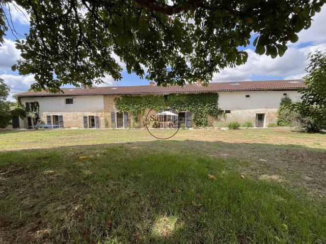 Maison, La Rochefoucauld en Angoumois
