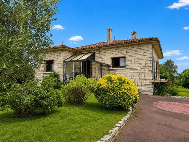 Maison, La Roche Chalais