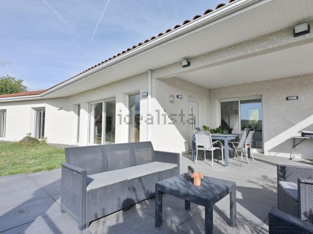 Maison, La Roche Blanche