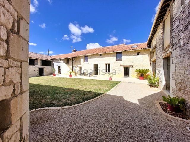 Maison, La Roche Rigault