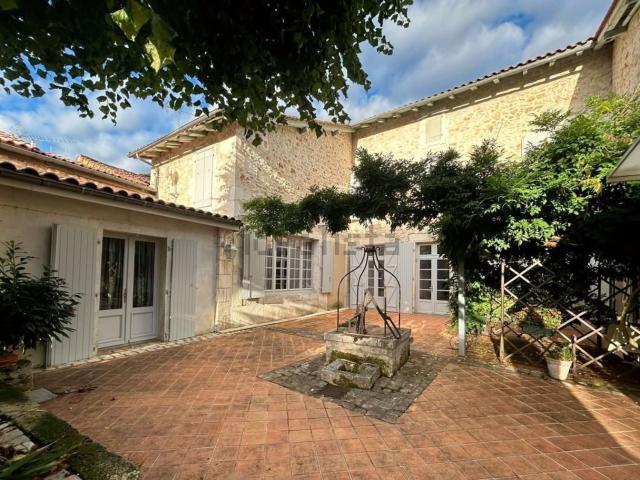 Maison, La Rochefoucauld en Angoumois