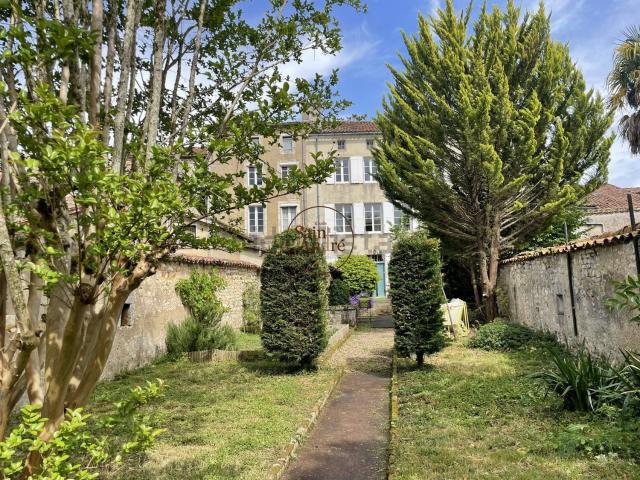 Maison, La Rochefoucauld en Angoumois