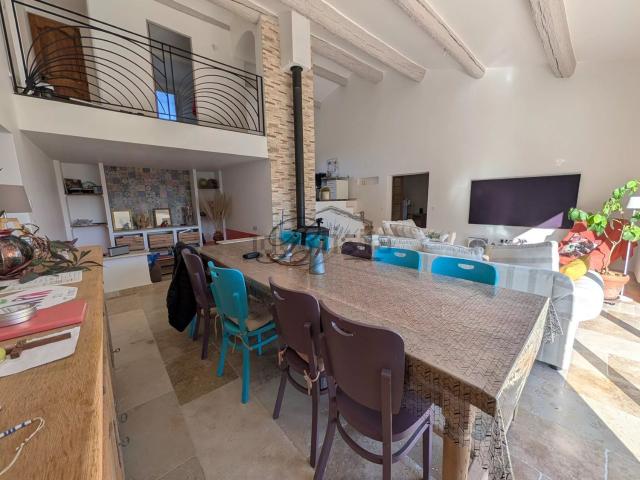 Maison, La Tour d&apos Aigues