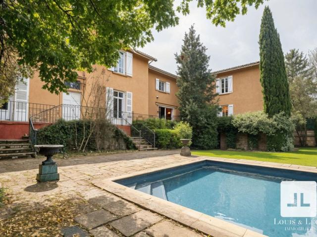 Maison, Lacenas