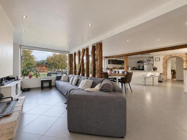 Maison, Ladon