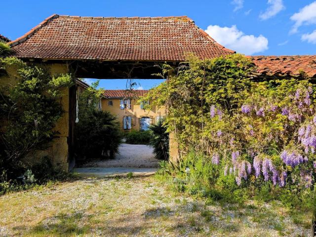 Maison, Laguian Mazous