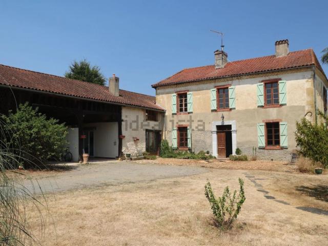Maison, Laguian Mazous