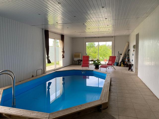 Maison Lalinde 8 pièce s 217 m2, Piscine intérieur et Spa 217m² Lalinde